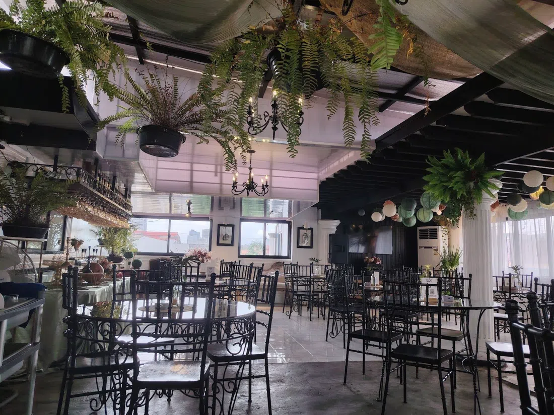La Cathedral Café, Manila