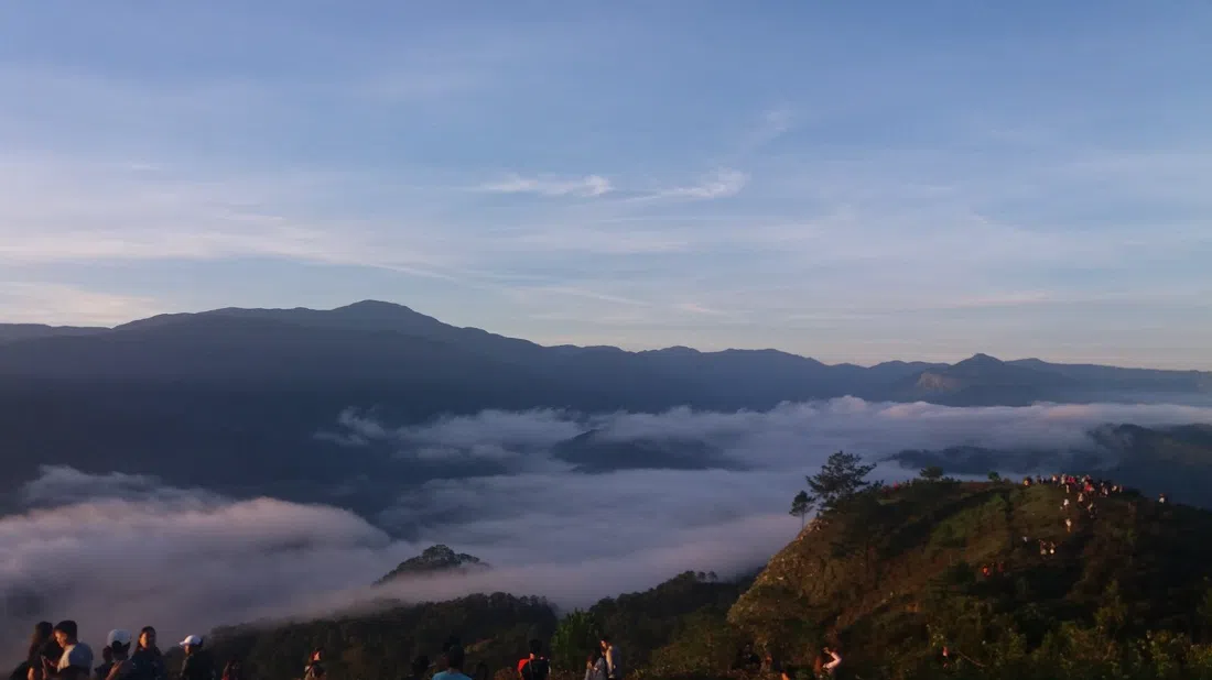 Marlboro Hills (Kamanbaneng Peak), Manila