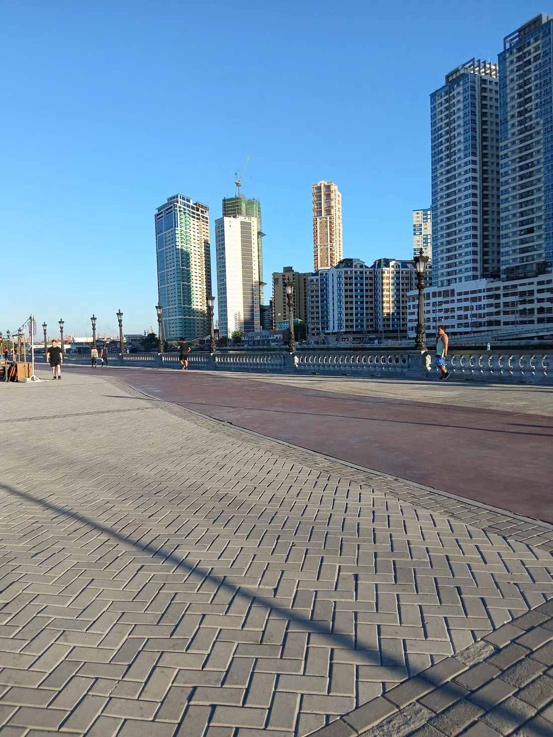 Pasig River Esplanade, Manilla