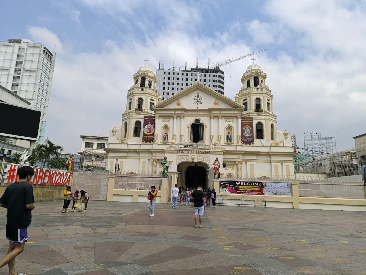 La Veillée de Prière Toute la Nuit à Quiapo : La Foi de Manille Ne Dort Jamais
