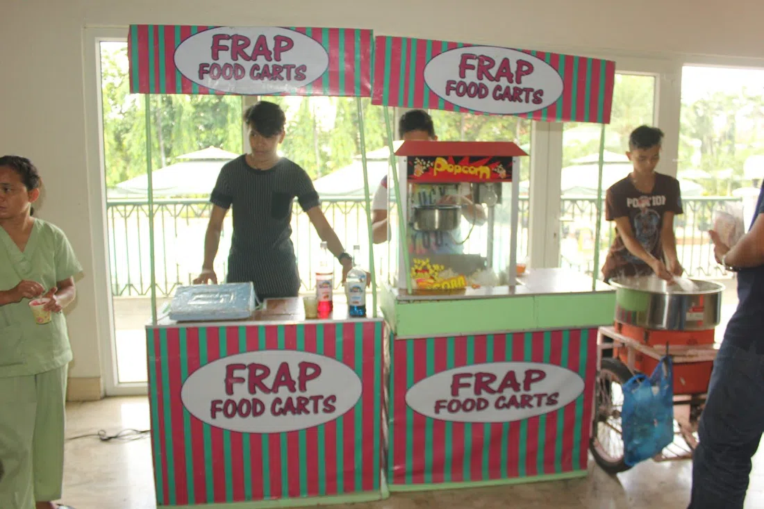 España Boulevard street-food carts, Manila