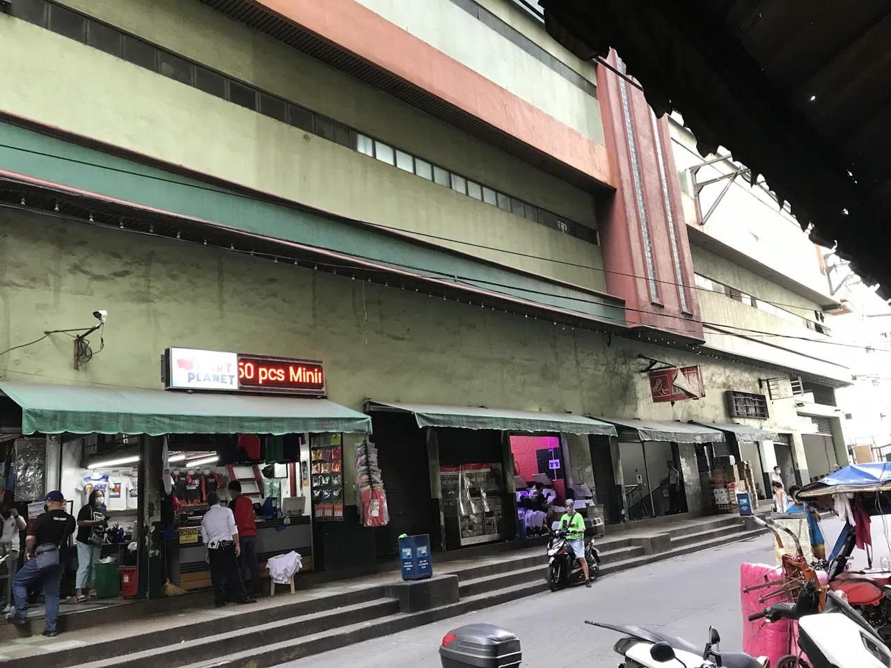 Manila's Tiangge Trail: The Art of the Bargain