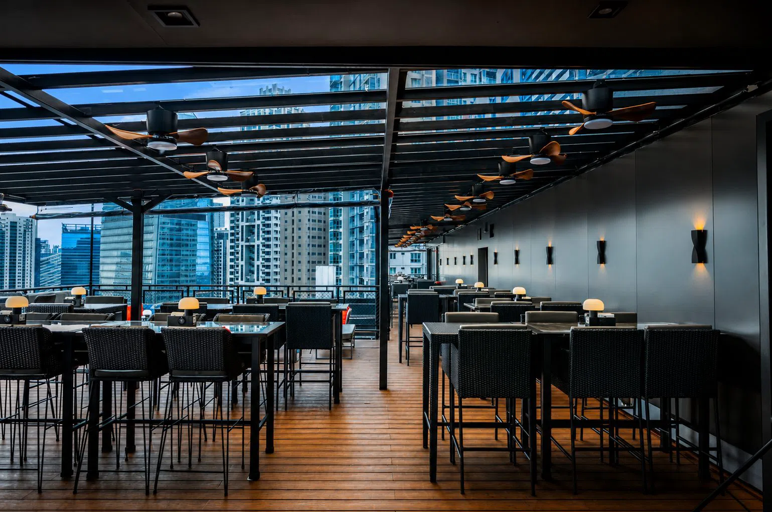 O2 Rooftop Bar, Manila